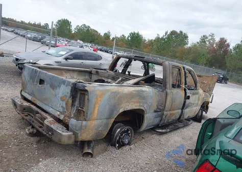 2001 GMC Sierra 2500Hd Sle z USA, uszkodzony, nr VIN 1GTHC29101E284350